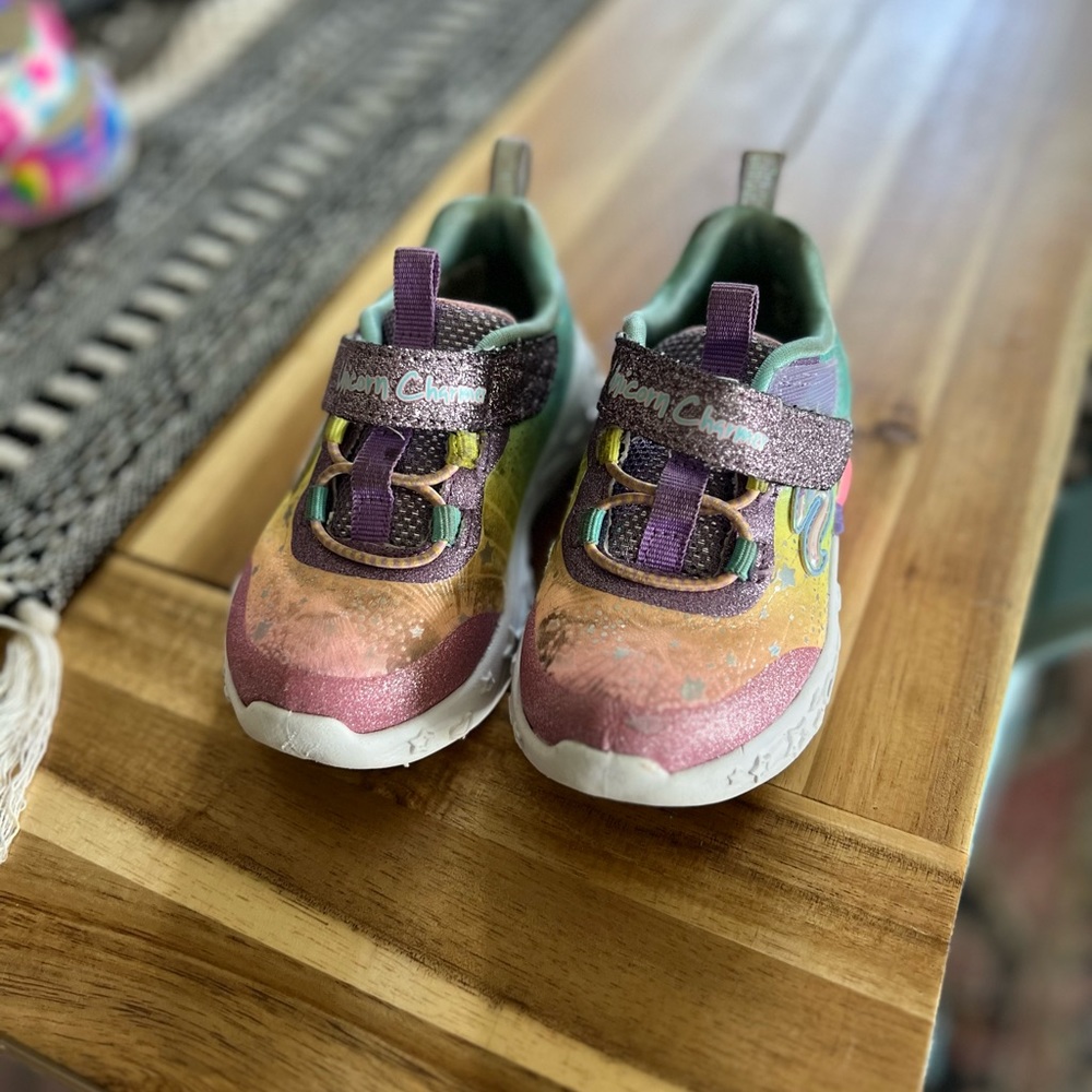 Size 6c unicorn light up skechers